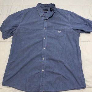 𝅺Mens button down shirt.